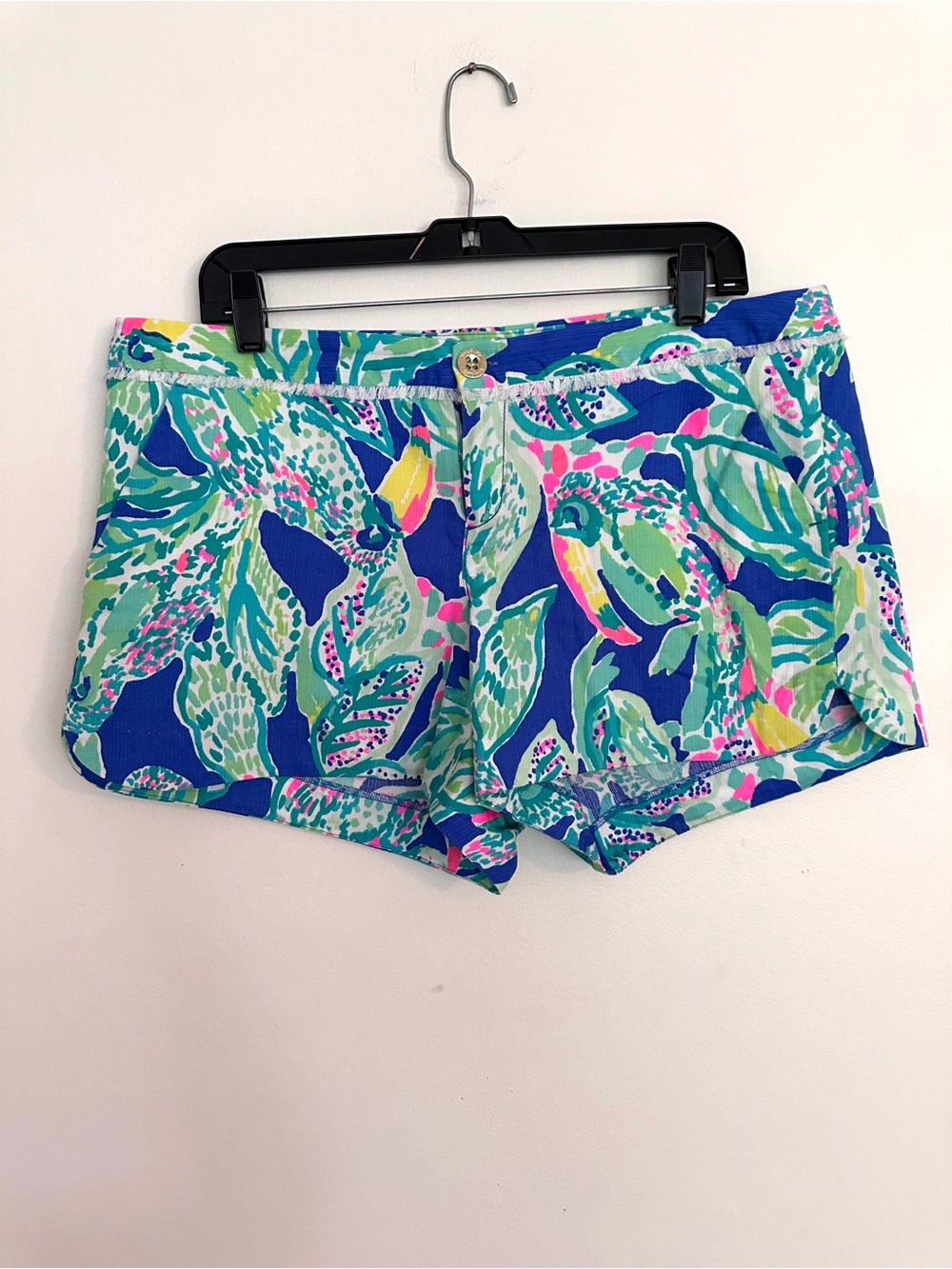 Lilly Pulitzer Tropical Leaf-Print Shorts in Blue, Green & Pink Size 12